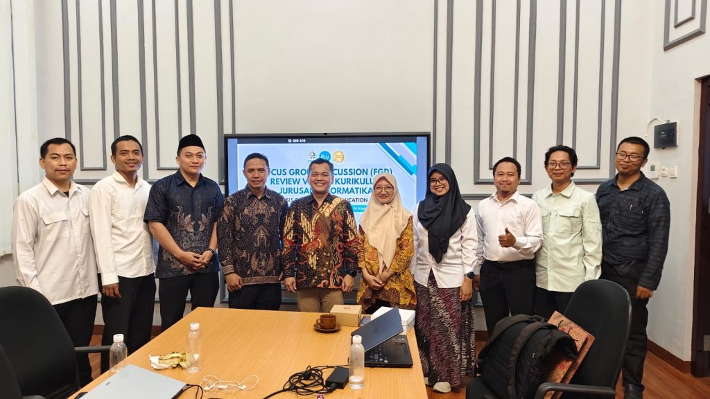 Prodi Informatika Gelar FGD Penyusunan VMTS dan Penguatan Kurikulum OBE